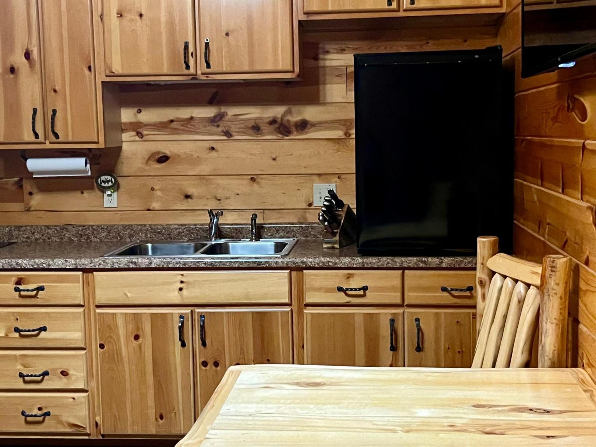 Badlands Frontier Cabins 沃尔 外观 照片