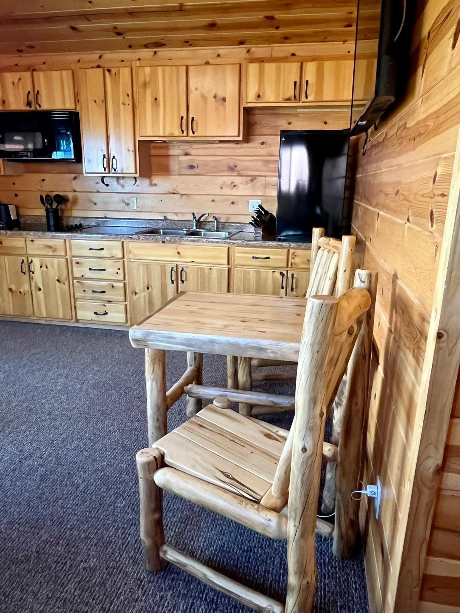 Badlands Frontier Cabins 沃尔 外观 照片