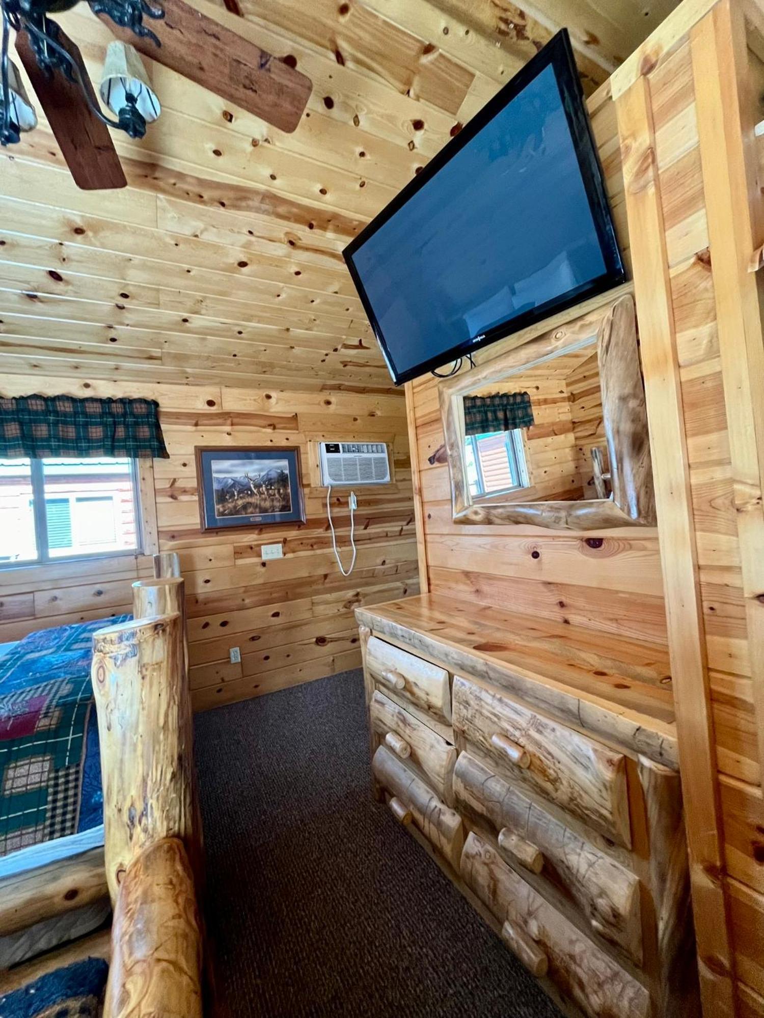 Badlands Frontier Cabins 沃尔 外观 照片