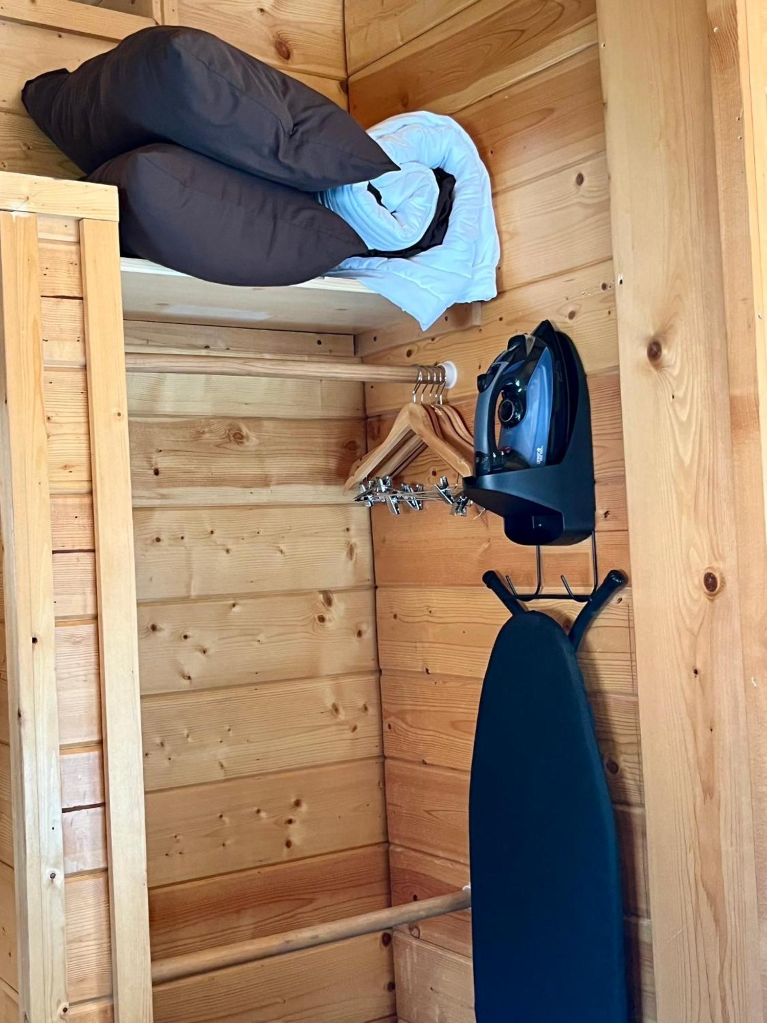Badlands Frontier Cabins 沃尔 外观 照片